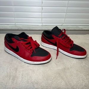 Air Jordan 1 Retro Low size 9.5